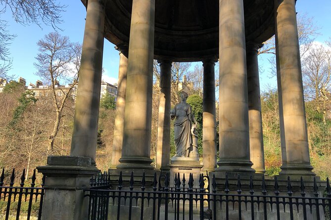 Private Royal Mile Walking Tour - Canongate Kirkyard and Edinburgh’s famous names