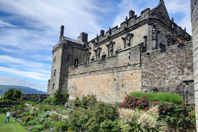 Private Stirling Day Guided Tour in the Premier Classic LEVC TXE - The Wallace Monument: Scotland’s national hero in stone