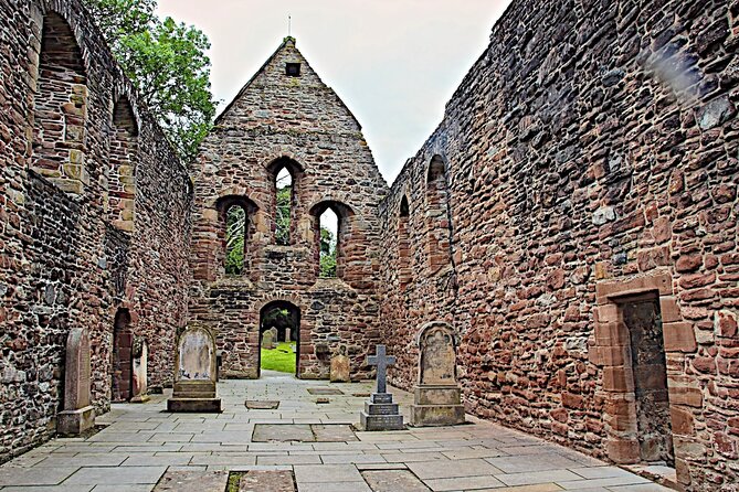 Private Tour to Loch Ness Culloden Battlefield Clava and Cawdor - Loch Ness, the Wellington bomber, and the search for Nessie