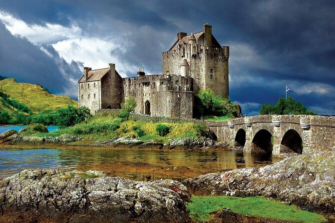 Private Tour to Skye, Fairy Pools, Portree and The Fairy Glen - Portree offers a welcome pause and a proper meal