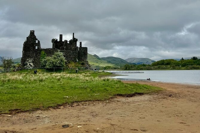 Private Tour to the Stunning Scottish Highlands & Glencoe - Luss and Loch Lomond: a gentle opening hour
