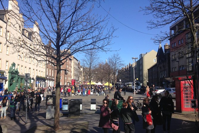 Private Walk: Edinburgh Old Town and New Town - Crossing into the Georgian New Town
