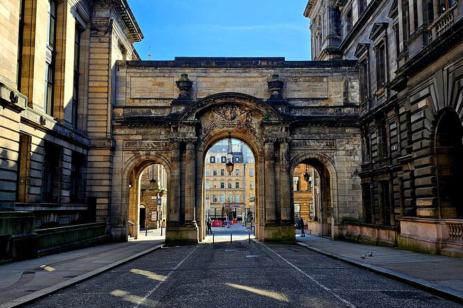 Privately Guided Day Tour of Glasgow in Luxury Minivan - Glasgow Green and the closed People’s Palace