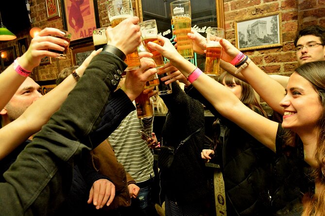 Pub Crawl in Edinburgh - What the guide does, and where the night can slip