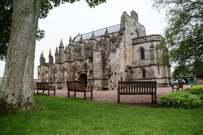 Rosslyn Chapel, Dunfermline Abbey and Stirling Castle Day Tour - Stirling Castle and two hours of royal Scotland