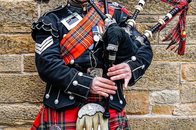 Royal Mile, Edinburgh Walking Tour with Audioguide - Starting beside Holyrood Abbey
