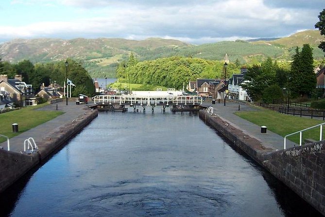 Scottish Highland Day Tour from Glasgow - Spean Bridge: lunch, woollens, and a practical pause