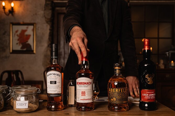 Small Group Edinburgh Whisky Tour and Tasting - Four whiskies, one compact Edinburgh lesson