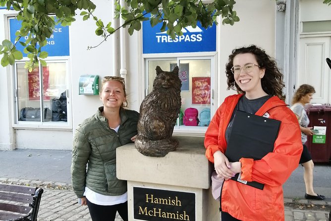 St Andrews Must-Sees Daily Walking Tour (11am & 2pm) - A quick hello to the famous cat
