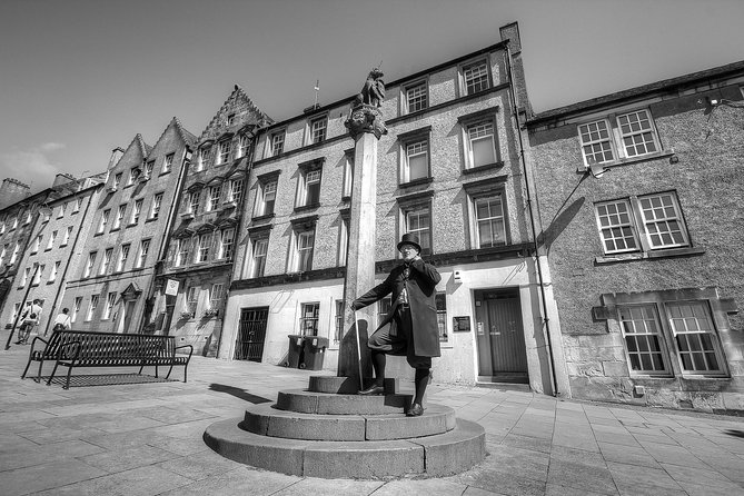 Stirling Castle and the Secrets of the Old Town Private Tour - Timing, pickup, and walking comfort
