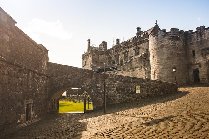 Stirling Castle, Loch Lomond and Cruise Day Tour from Glasgow - Stirling Castle: the day’s strongest stop