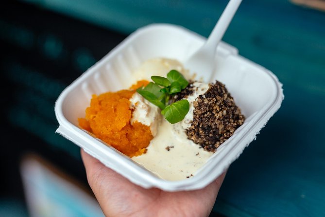 The 10 Tastings of Edinburgh With Locals: Private Food Tour - John Knox House and the history between bites