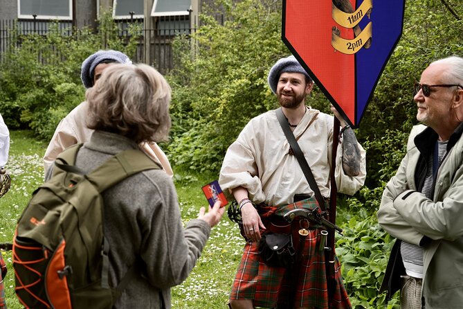 The History Behind Outlander Tour - Bakehouse Close and Alexander Malcolm’s print shop