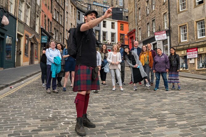The Mountebank Comedy Walk of Edinburgh - The Royal Mile puts Edinburgh on stage