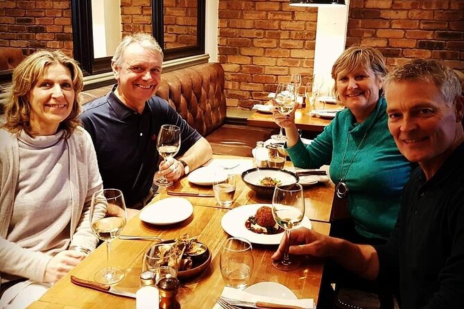 The Original Glasgow Food Tour: Locally run & hidden gems - Glasgow University, architecture and a touch of magic