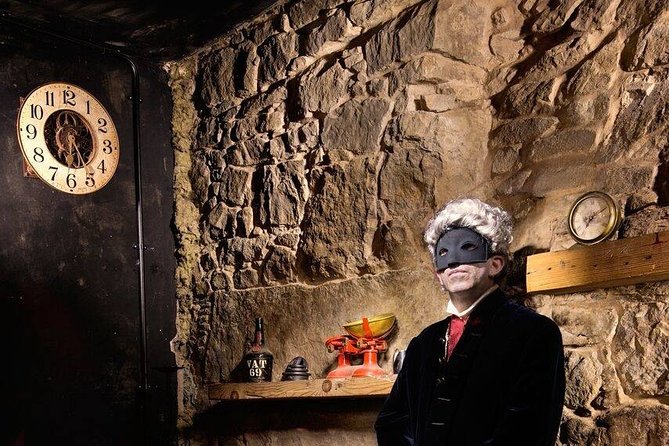 The World Famous Underground Ghost Tour - Wynds, closes, and the darker Old Town
