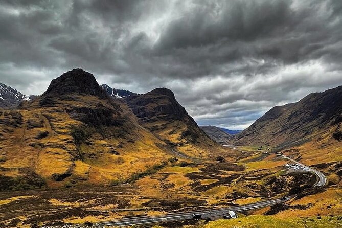 Ultimate Day tour Edinburgh: Glencoe, Highland Cows, Loch Lomond - The guide can make the road time worthwhile