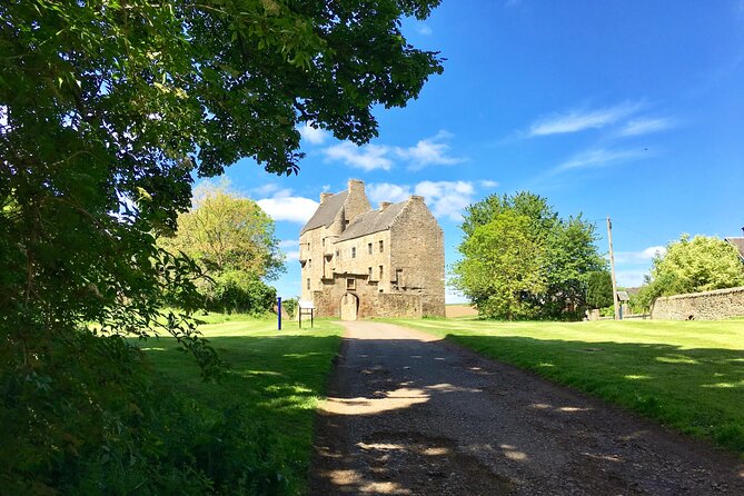 Ultimate Outlander Day Tour - What the guides add to the day
