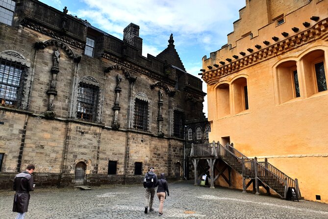 Wallace monument, Stirling Castle, Linlithgow Palace Private Tour - Key points at a glance